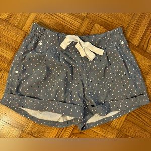 Lululemon-Spring Break Away Cuffed Short-Gray with Dots- Size 4.